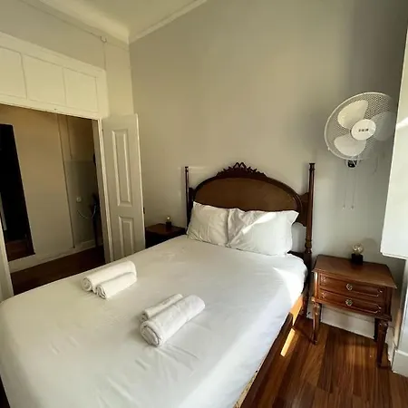 Room 2 Marechal 2-Barrio Alto/ Santa Catarina * Lisboa