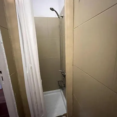 Room 2 Marechal 2-Barrio Alto/ Santa Catarina * Lisboa