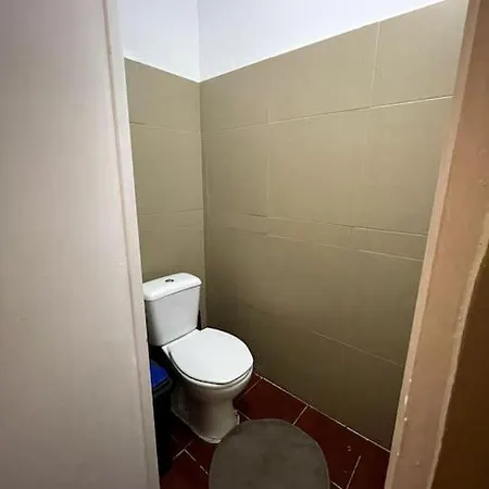 Room 2 Marechal 2-Barrio Alto/ Santa Catarina * Lisboa